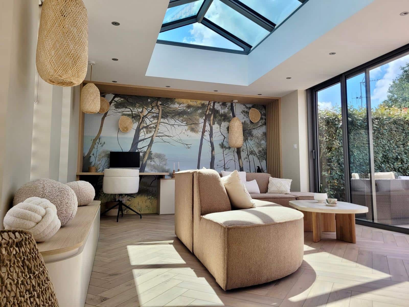 Extension lumineuse vue intérieur avec style moderne et cosy