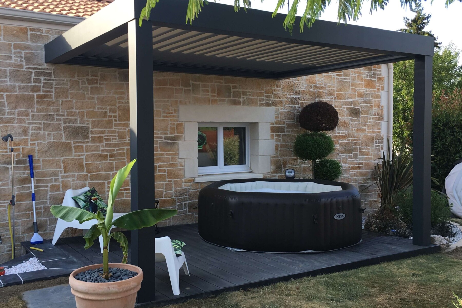 Pergola bioclimatique aluminium - TECHNAL